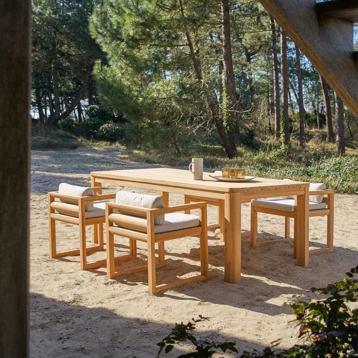 Tikamoon Gartenmöbel-Set Leon Teakholz mit 4 Stühlen und Kissen