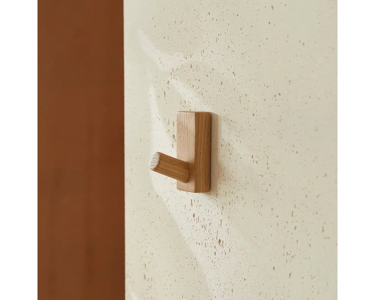 Tikamoon Handtuchhalter Eda aus massivem Eichenholz beige