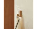 Tikamoon Handtuchhalter Eda aus massivem Eichenholz beige Bild 3