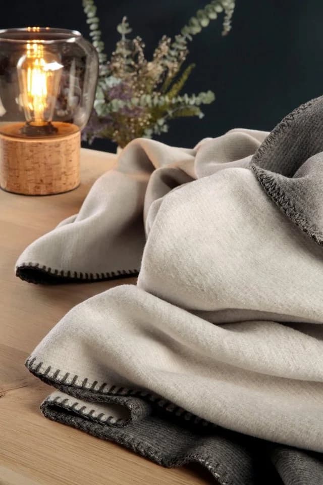 BIEDERLACK Wohndecke Melange Beige/Graphit mit Zierstich