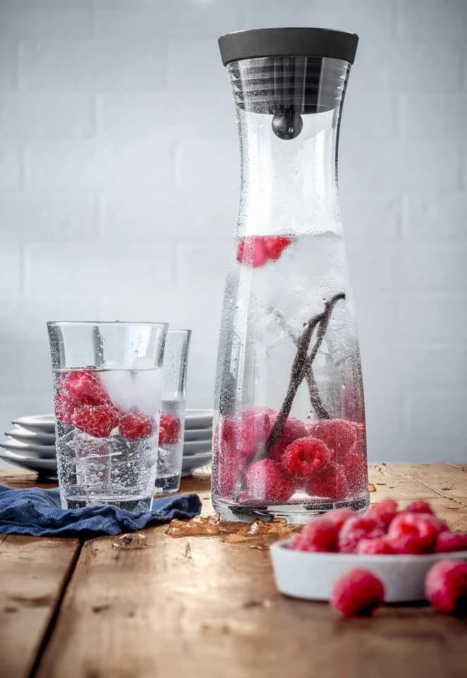 WMF Wasserkaraffe Basic 1L mit CloseUp-Verschluss und Sieb, Glas