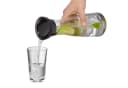 WMF Wasserkaraffe Basic 1l mit Sieb und Close-Up-Verschluss Schwarz/Transparent Bild 3