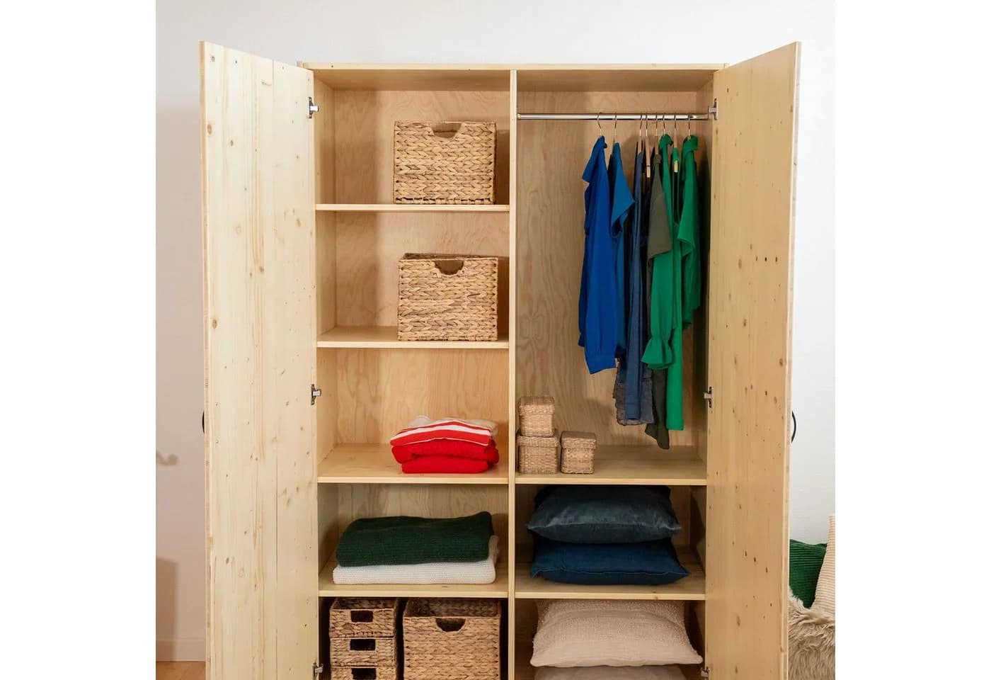 WOMONY Kleiderschrank Massivholz 2 Türen