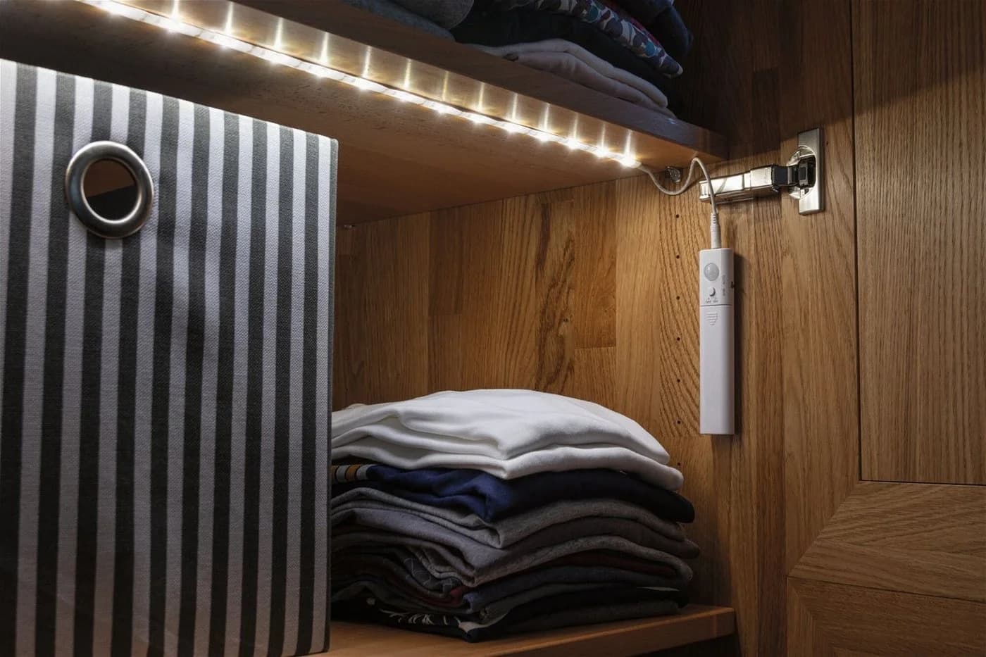 PAULMANN LED Stripe 1m Batteriebetrieben Weiß mit Bewegungsmelder