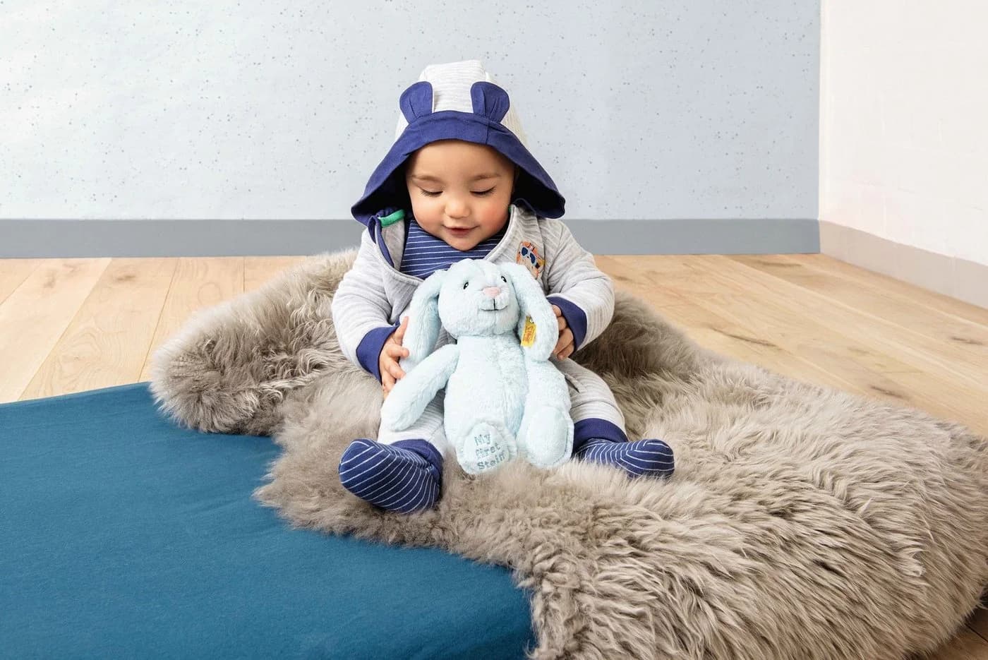 Steiff Soft Cuddly Friends Hoppie Hase 26 cm Hellblau