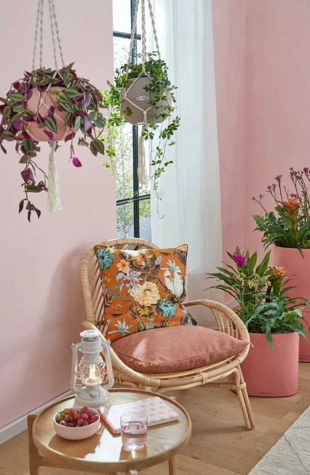 Hocker im britischen, botanischen Stil in camel und terra