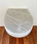 ADOB WC-Sitz Marmor/weiß Thermoplast Bild 5