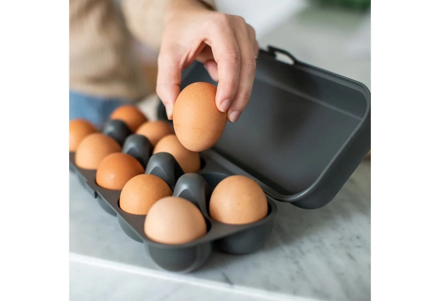 KOZIOL Eierkorb Eggs To Go Grau Kunststoff