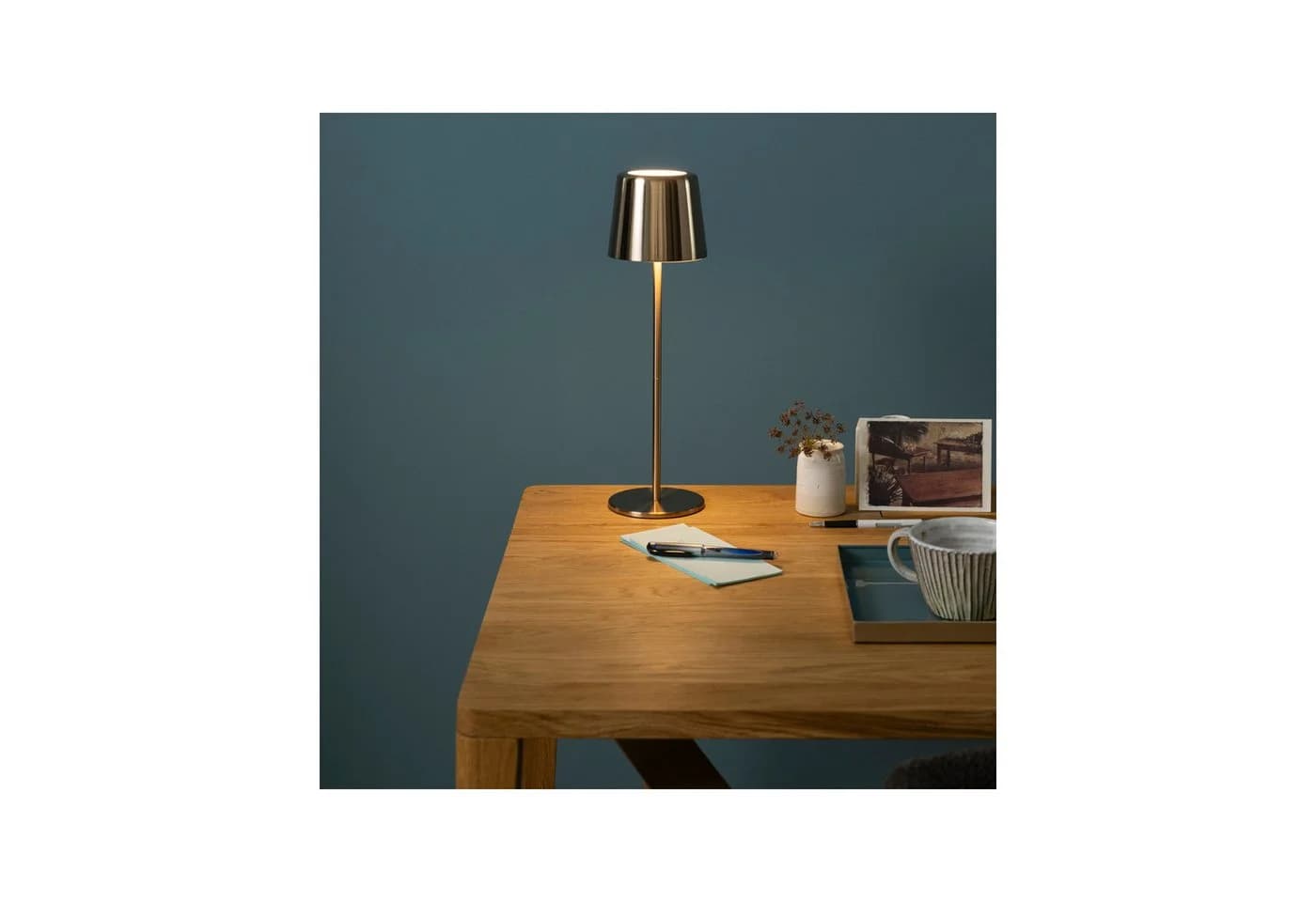 Brilliant LED-Akku-Tischleuchte Xaana Messing-Look Dimmbar IP44