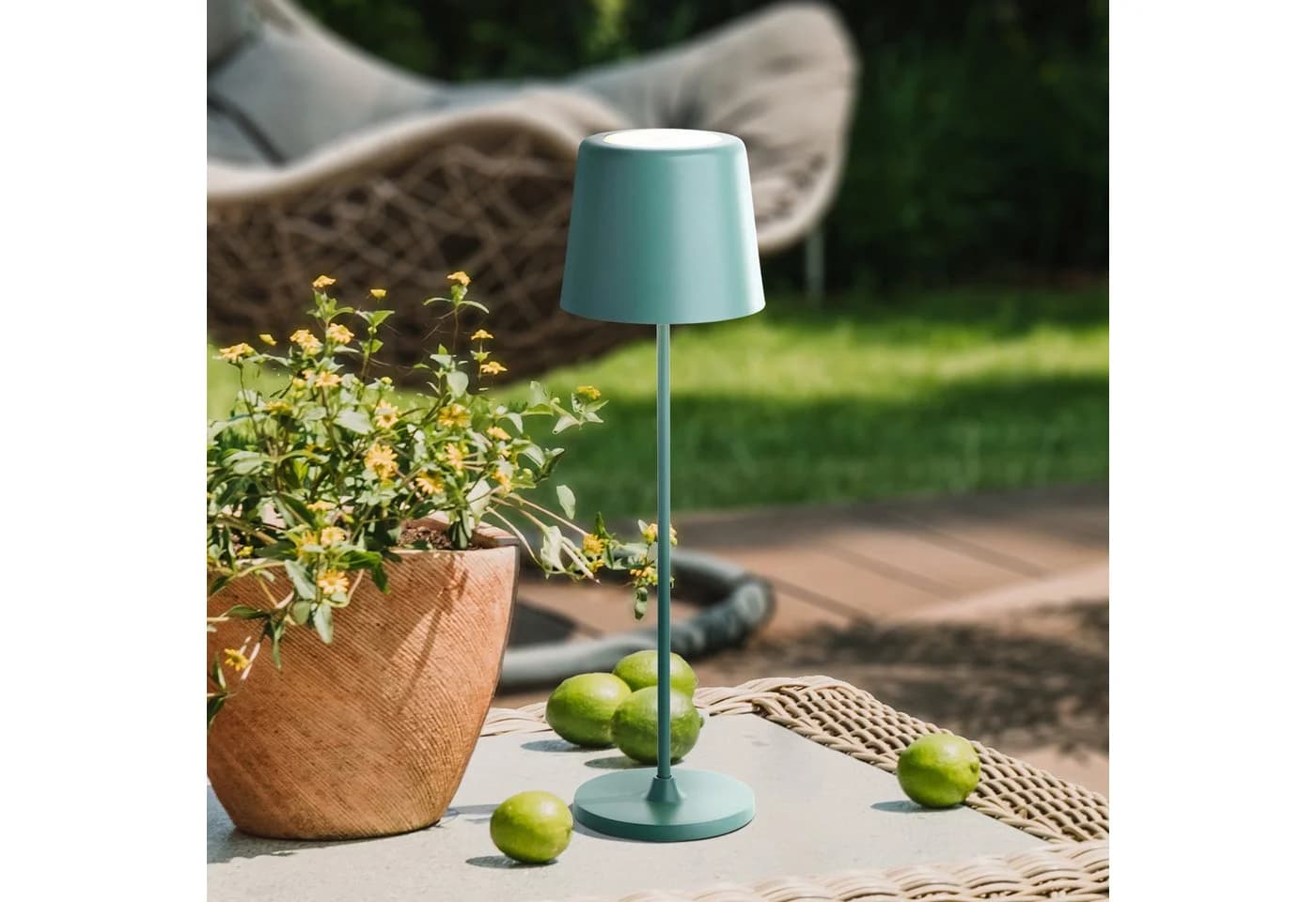 Brilliant LED Tischleuchte Kaami - mobile LED Außen Tischlampe, Dimmfunktion, Warmweiß, 37 cm, 310 lm, Touchdimmer, USB