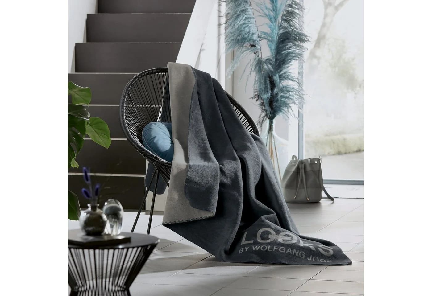 LOOKS by Wolfgang Joop Jacquard Wohndecke: Uni Design, Baumwollmischung