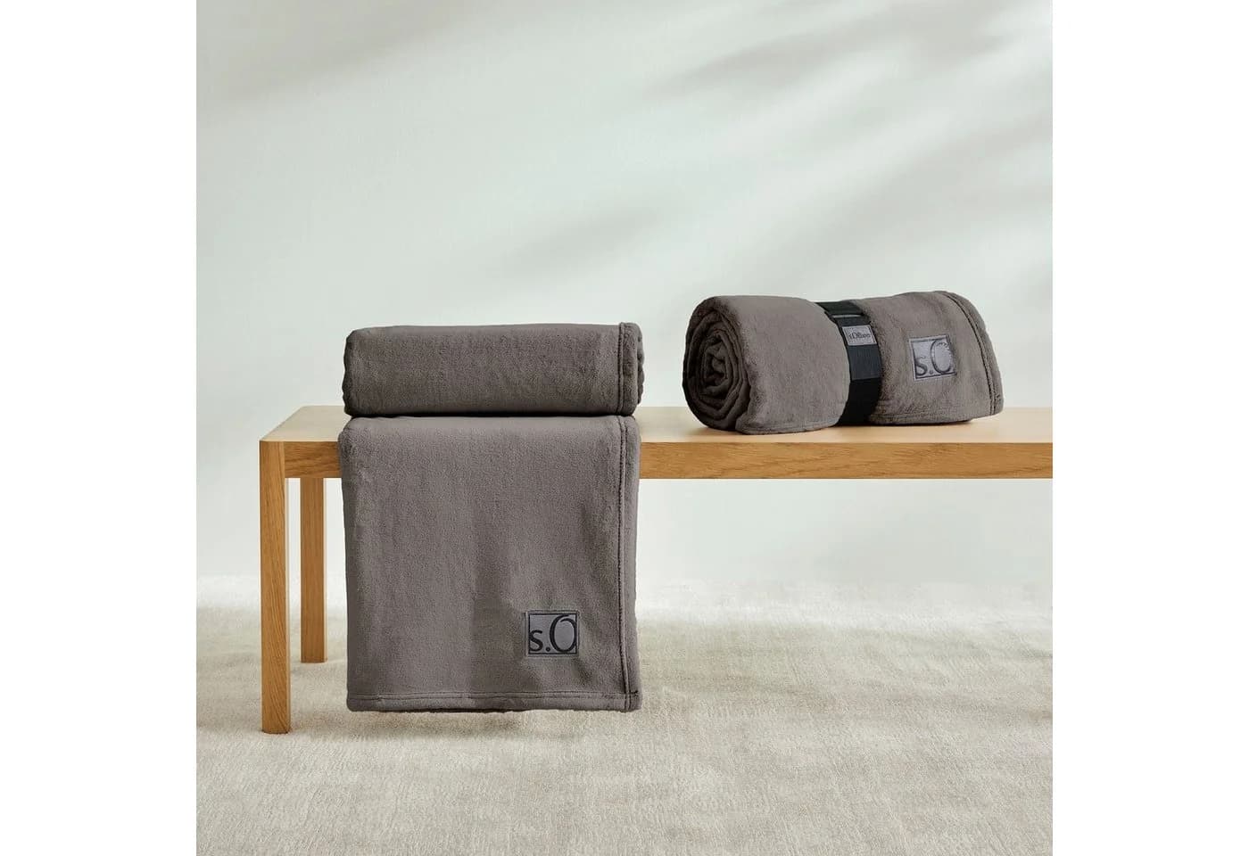 s.Oliver Wohndecke Kuschelsoft Grau Unifarben Polyester - Bild 2