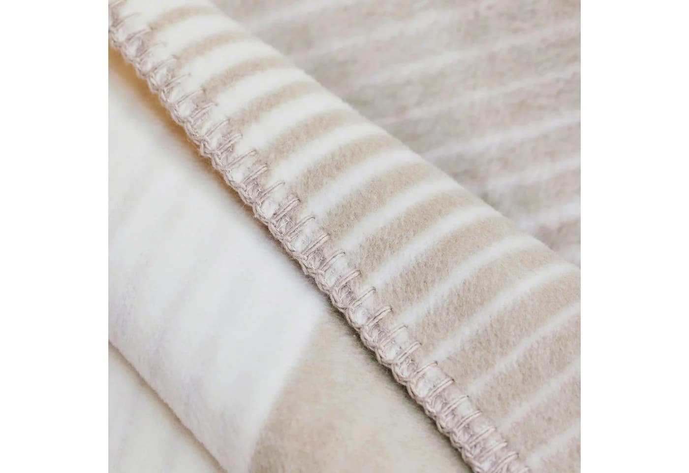 IBENA Wohndecke Glasgow Beige Jacquard mit Streifen - Bild 3