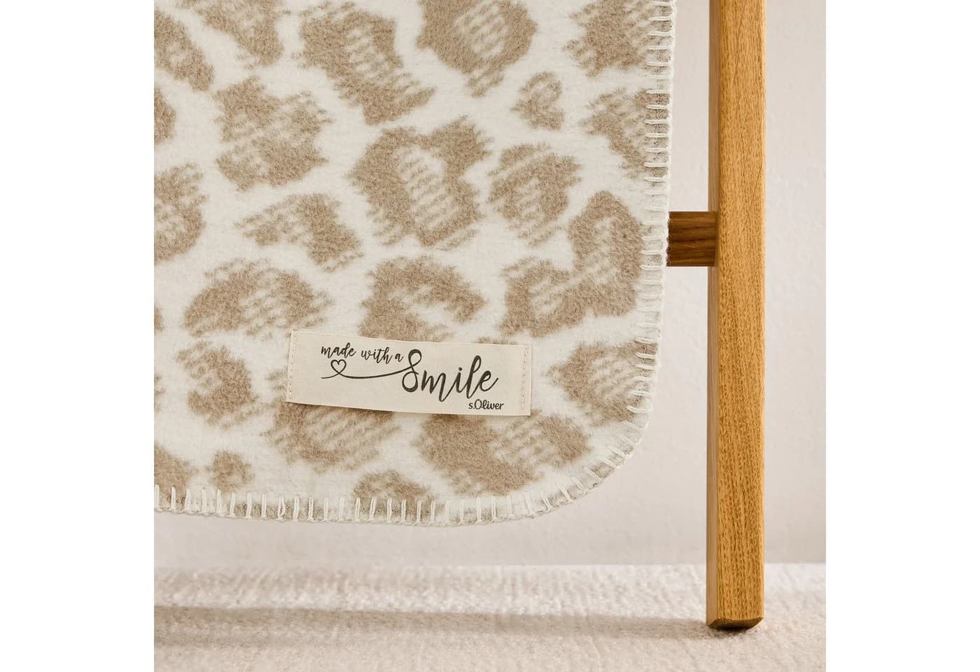 s.Oliver Wohndecke Beige Leomuster Jacquard - Bild 3