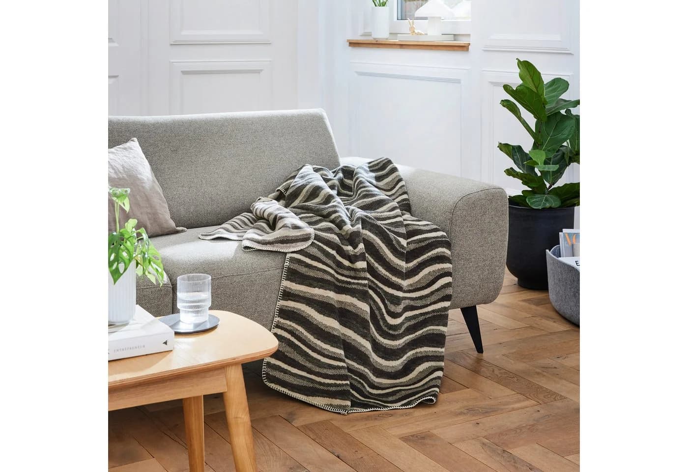IBENA Wohndecke Savannah stilisiertes Zebramuster Beige Braun - Bild 3