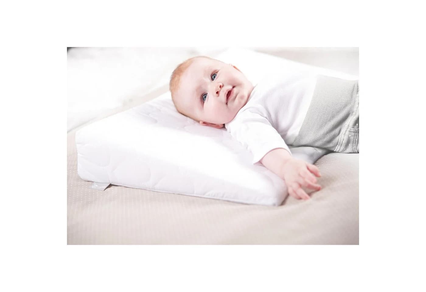 roba® Keilkissen mit abnehmbarem Bezug für Babys