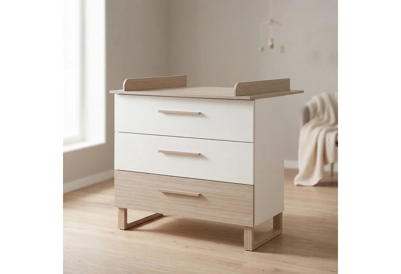 roba® Wickelkommode Noah Weiß/Walnuss mit Massivholz-Griffen