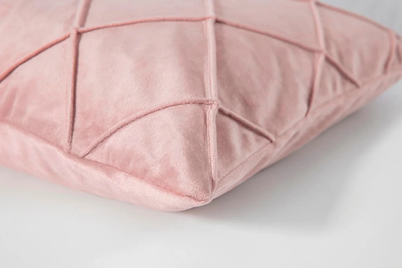 Magma Heimtex Kissenhülle NOBLESS Rosa Rautenmuster samtig weich - Bild 3