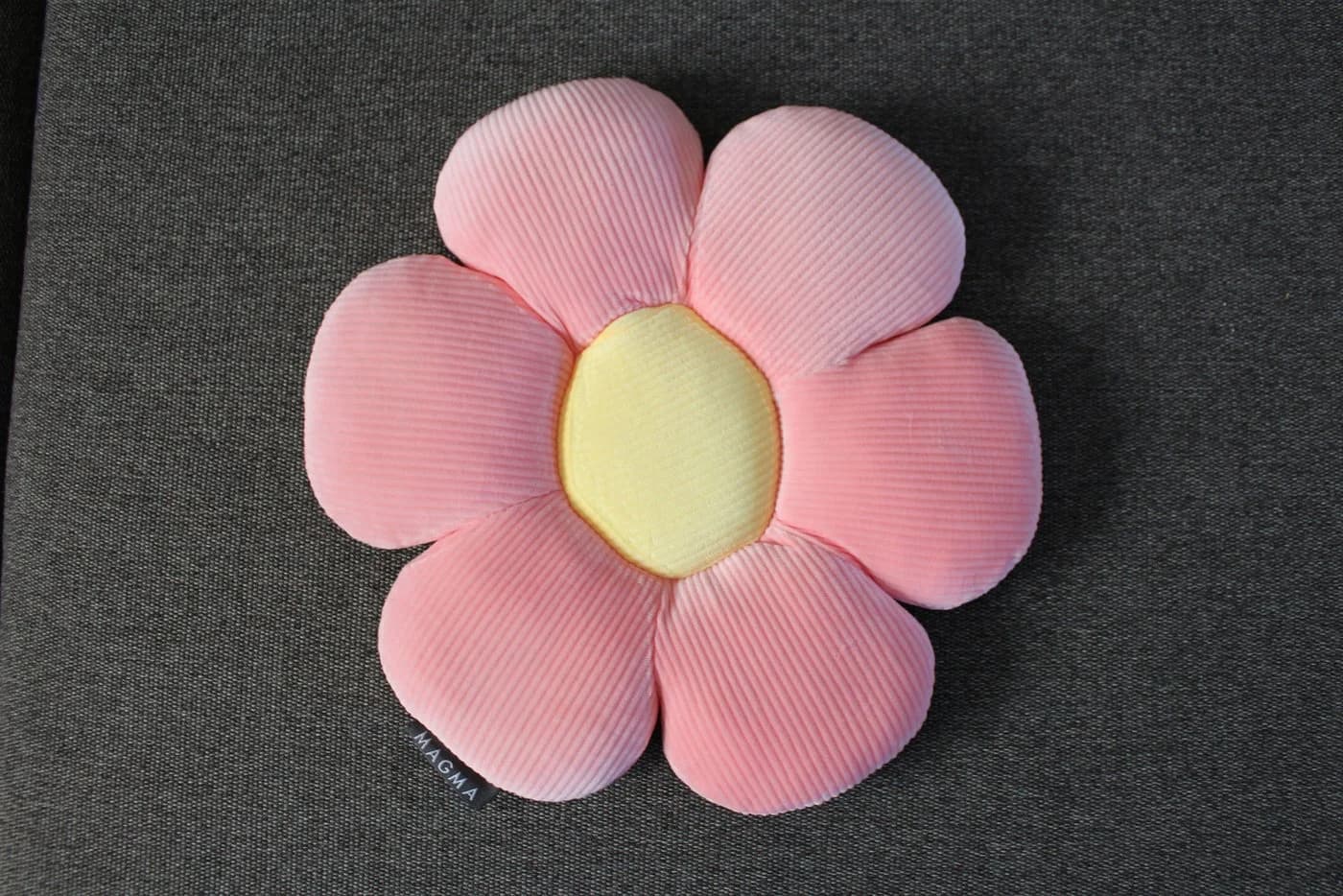 Magma Heimtex Blumen-Formkissen Minnie Cordsamt - Bild 5