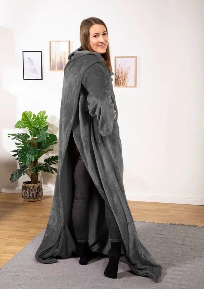 heimtexland Wohndecke Kuscheldecke mit Ärmeln Super Soft Flanell Decke Grau - Bild 3