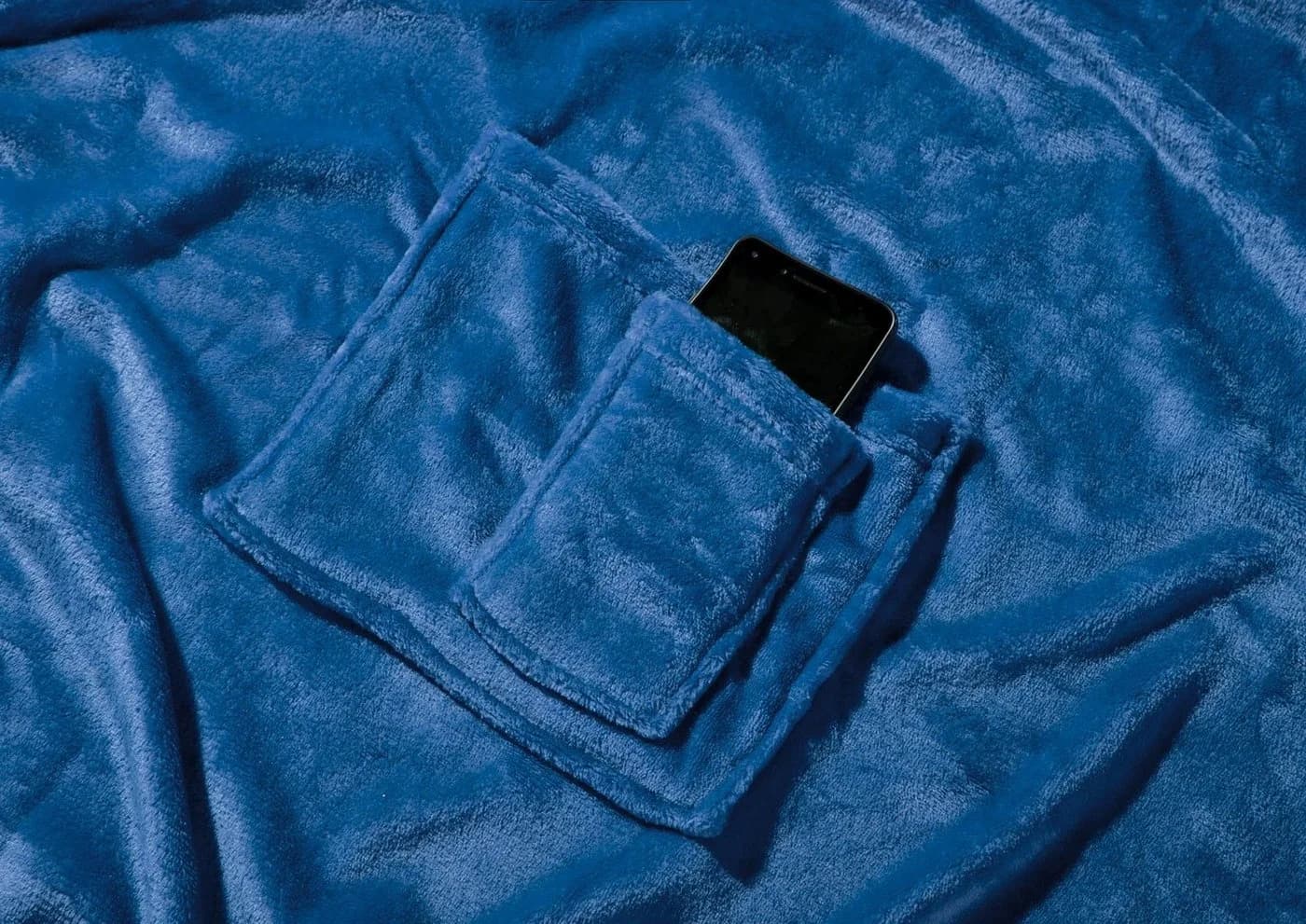 heimtexland Wohndecke Kuscheldecke mit Ärmeln Super Soft Flanell Decke Blau - Bild 5
