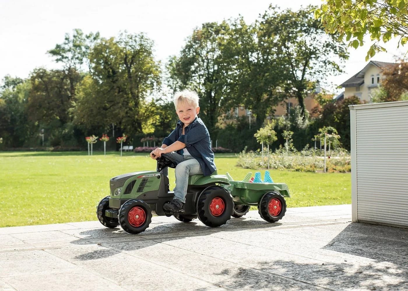 ROLLY TOYS Fendt 516 Vario Trettraktor Grün mit Anhänger - Bild 3
