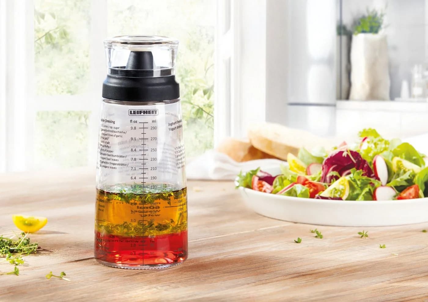 Leifheit Dressing Shaker Transparent mit Anti-Tropf-Ausguss