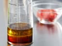 Leifheit Dressing Shaker Transparent mit Anti-Tropf-Ausguss Bild 3