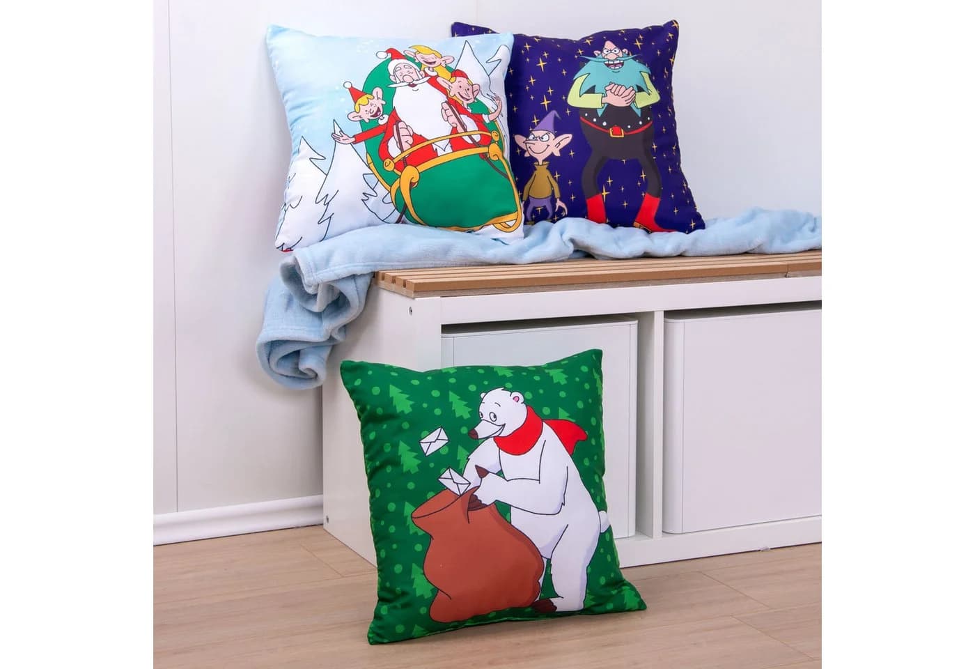 Dekokissen-Set Weihnachtsmann & Co. KG 'Nordpol-Helden' Bunt Mikrofaser