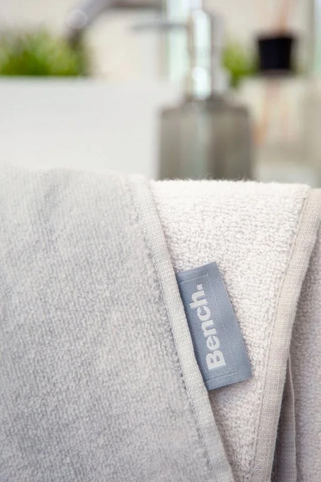 Bench. Strandtuch Grau Samt mit Schriftzug - Bild 3