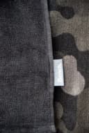 Bench Strandtuch Velours Grau mit "Bench" Schriftzug Bild 4