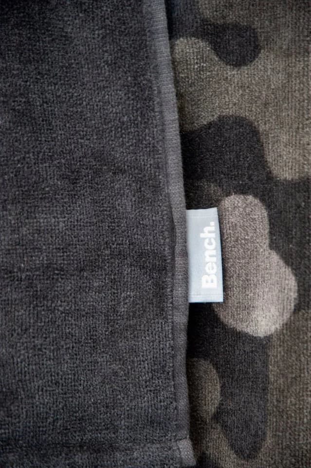 Bench Strandtuch Velours Grau mit "Bench" Schriftzug - Bild 4