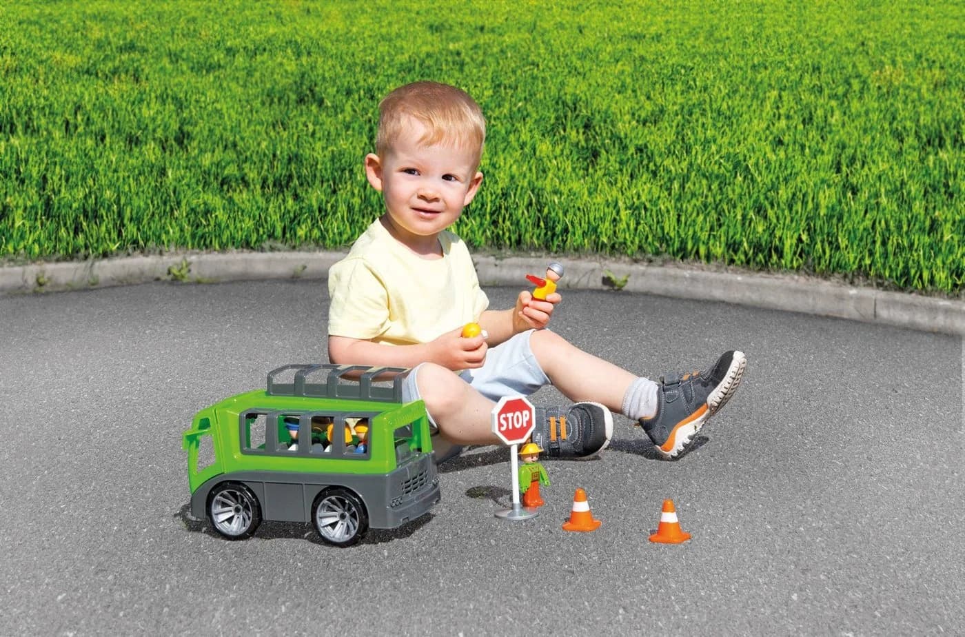 LENA TRUXX Bus Spielzeug-Bus Grün/Grau mit 2 Spielfiguren - Bild 4