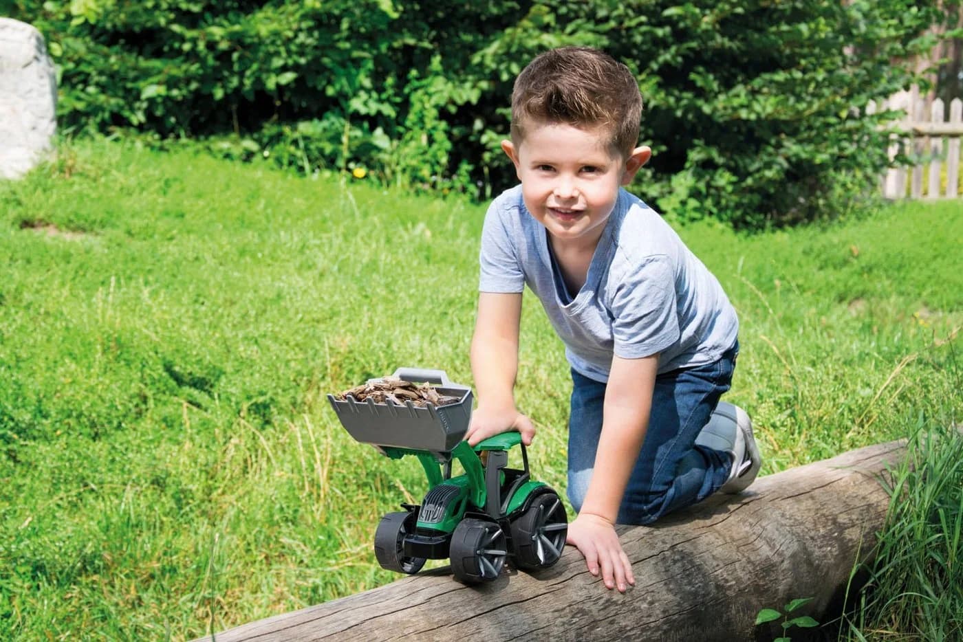 TRUXX² Traktor mit Führerhaus und Spielfigur - LENA® - Bild 5