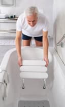 Ridder Duschklappsitz Pro weiß – Badewannen-Hocker mit rutschhemmender Fläche Bild 1