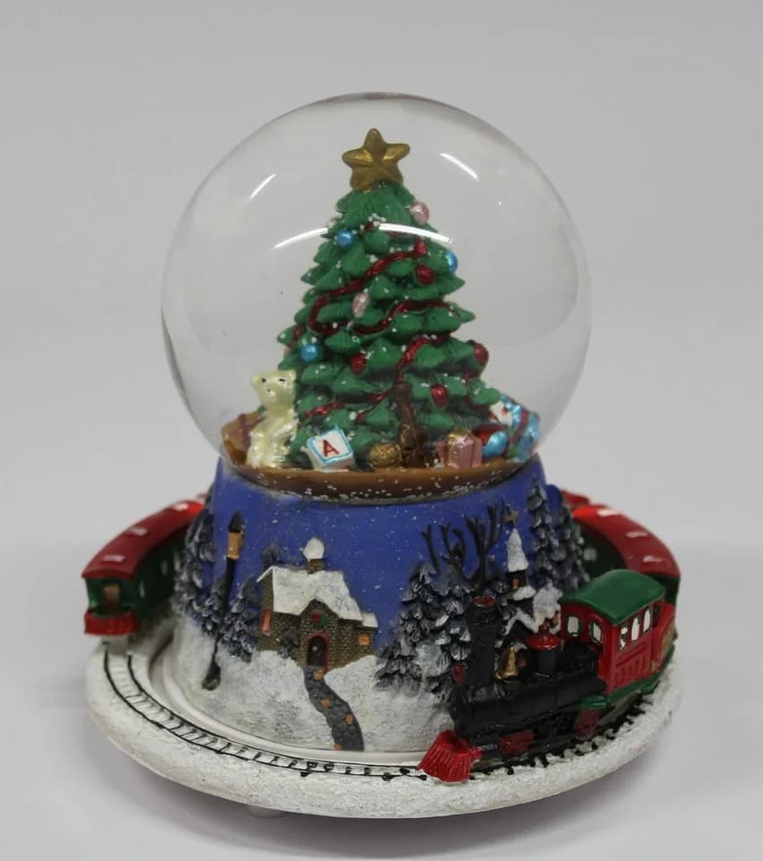 Wurm Schneekugel mit Spieluhr Weihnachtsbaum und fahrender Zug