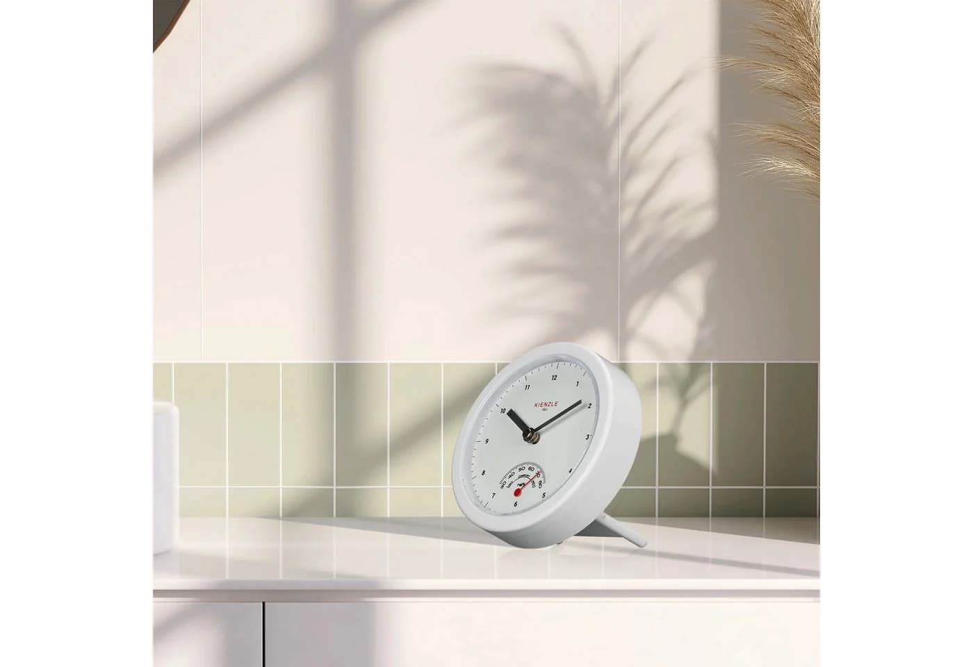 Kienzle Badezimmeruhr Weiß Quarzuhrwerk Hygrometer Spritzwassergeschützt