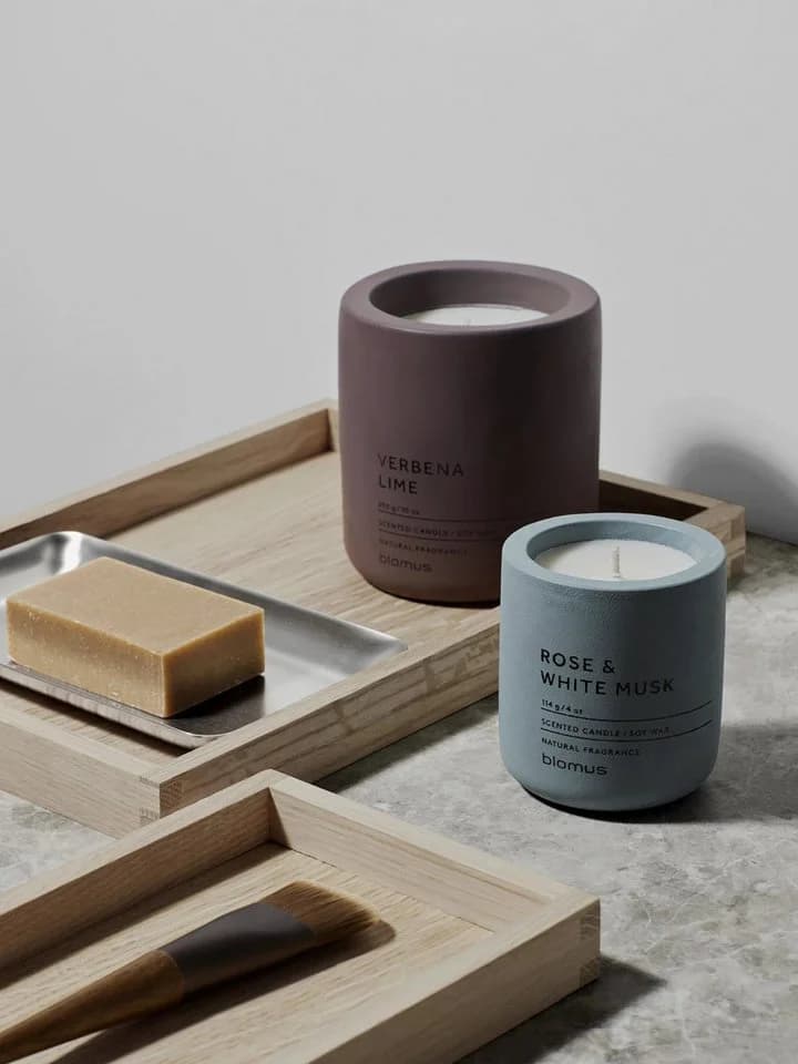 blomus Duftkerze FRAGA Beton-Optik Sojawachs Taupe - Bild 5