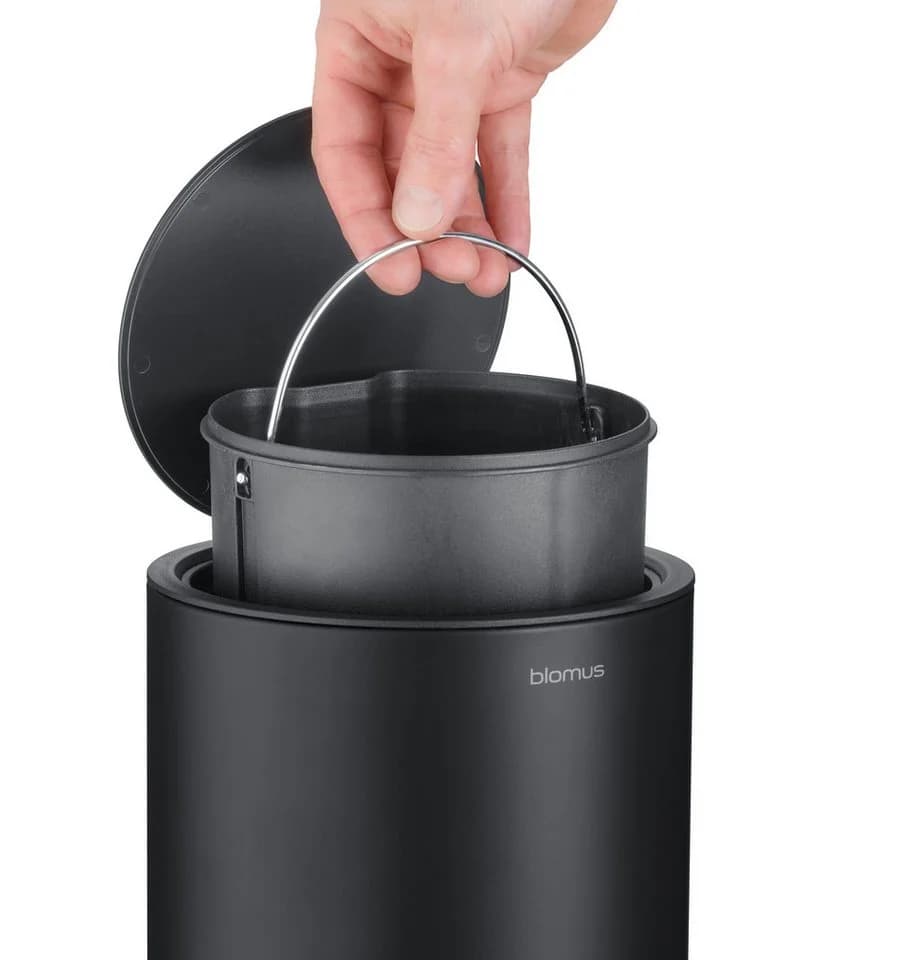 blomus Kosmetikeimer SINO Schwarz mit Soft Close und 3L Fassungsvermögen - Bild 3