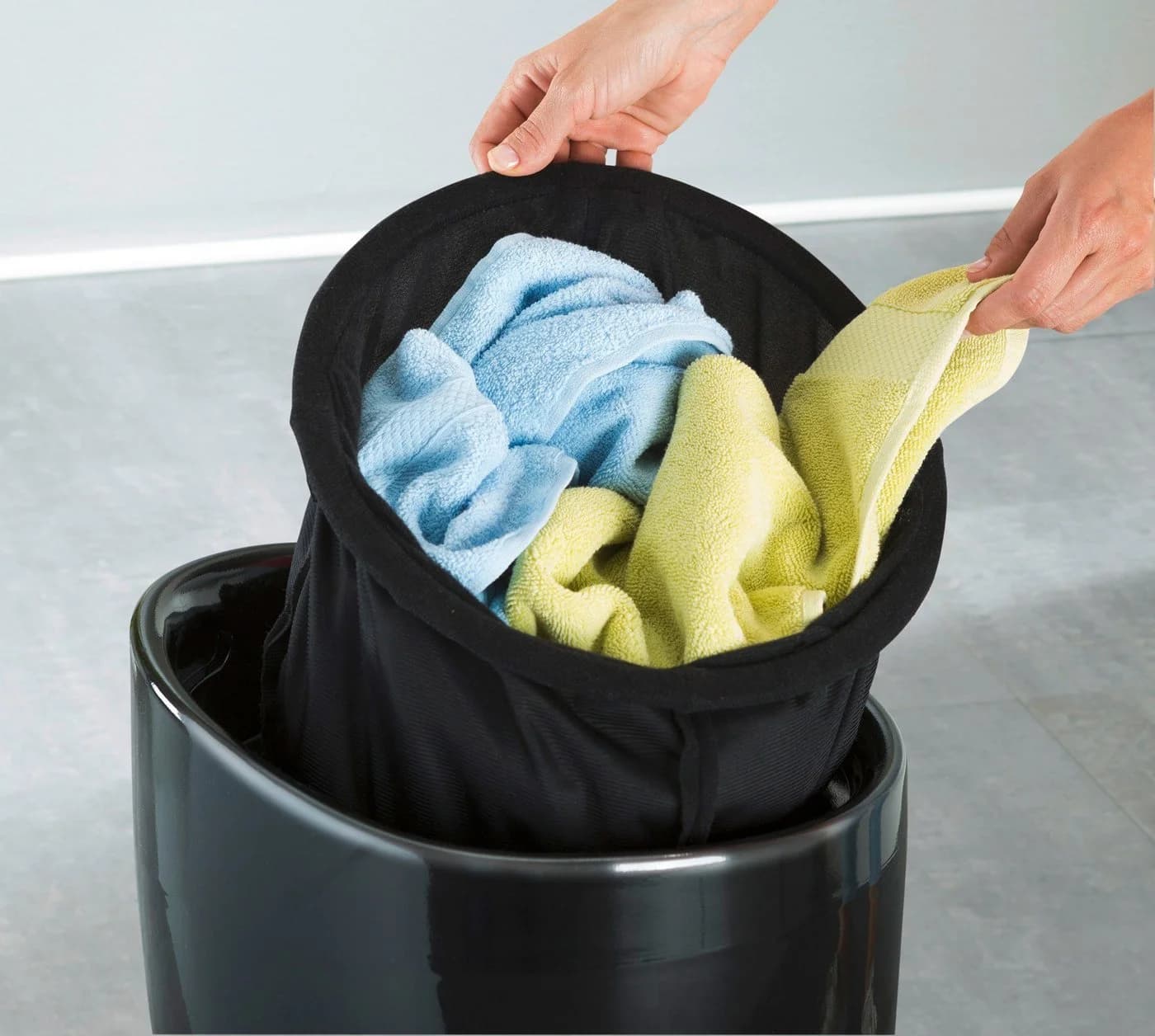 WENKO Badhocker Candy Schwarz mit 20l Wäschesack - Bild 3