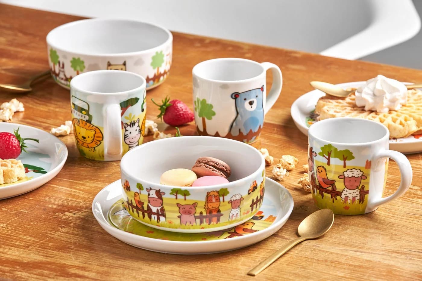 VAN WELL Kindergeschirr-Set Bauernhof 3-teilig Porzellan Bunt