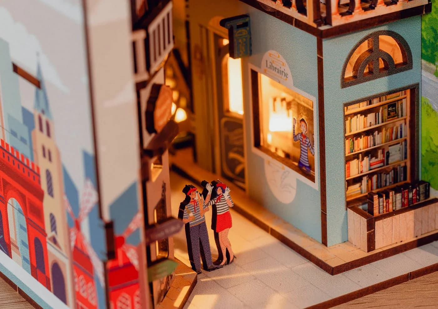 Revell® 3D-Puzzle Book Nook Paris 168 Teile Buchstütze LED-Beleuchtung - Bild 5