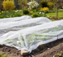 XCLOU Gartenvlies Weiß Frostschutzvlies licht- und wasserdurchlässig Bild 1