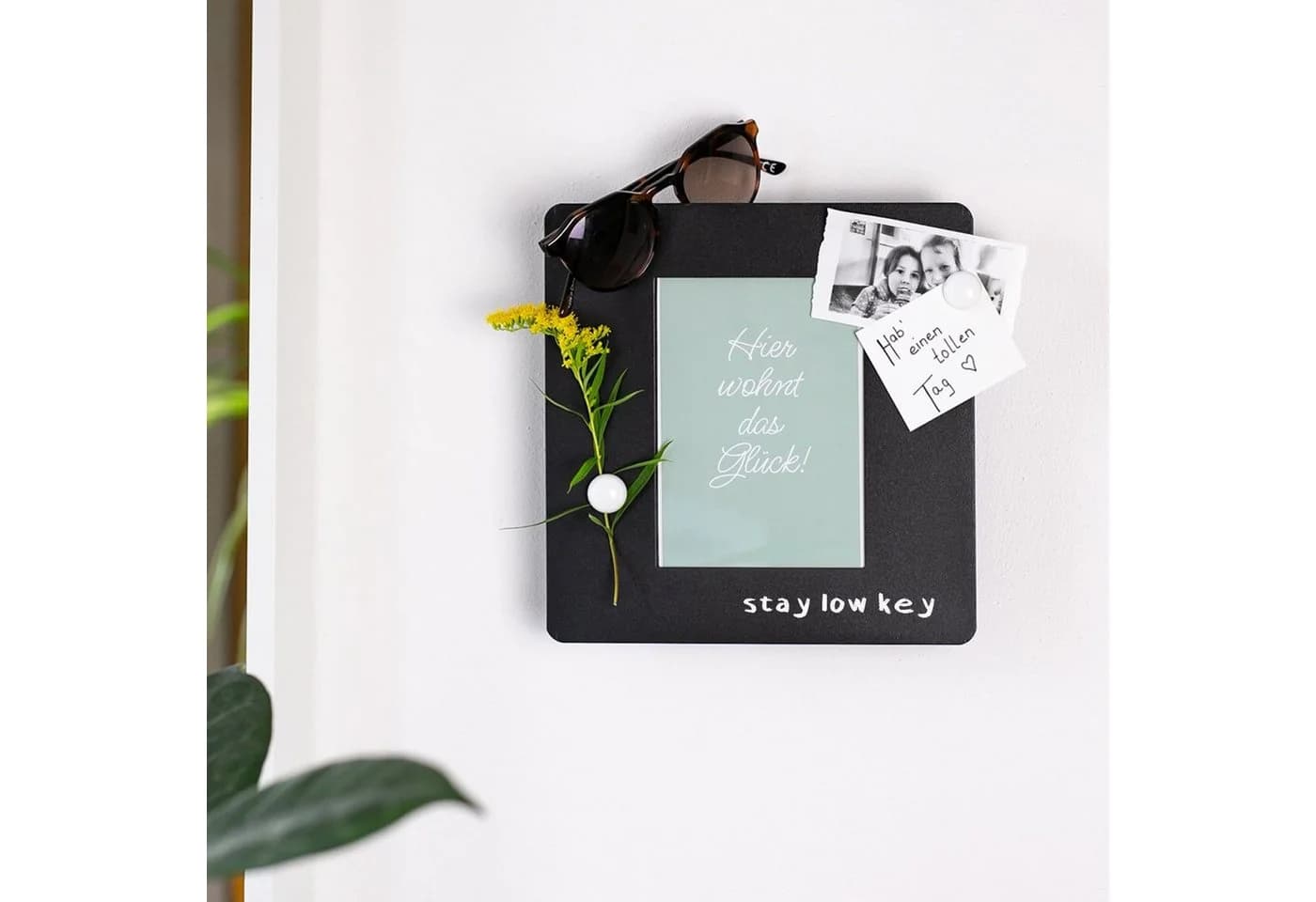 HMF Schlüsselkasten Schlüsselbox mit Fotorahmen für 11 x 15 cm Bild und 5 Haken, Schlüsselbrett 22 x 20 x 5 cm, schwarz - Bild 3