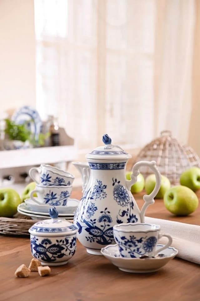 Hutschenreuther Frühstücksteller Blau Zwiebelmuster mit Fahne 19 cm - Bild 3