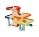 goki Spiel-Parkhaus aus Holz mit Zapfsäulen und Waschanlage Bild 1