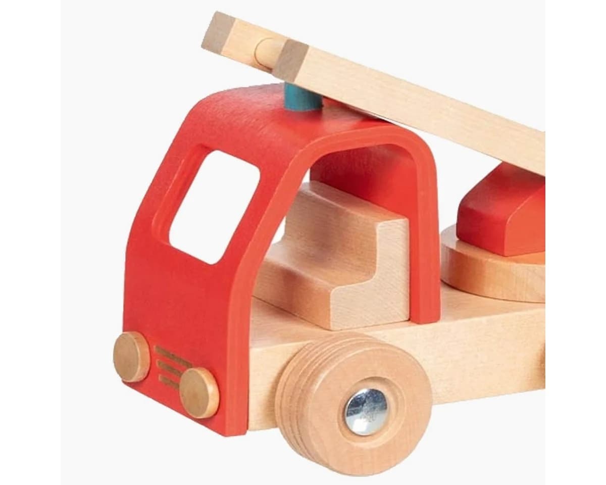 Goki Feuerwehrfahrzeug Leiterwagen Holz Spielzeug ab 2 Jahren - Bild 3