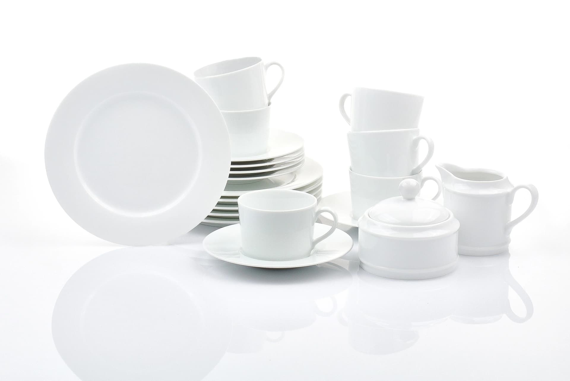 Klassisches Porzellan-Geschirr-Set