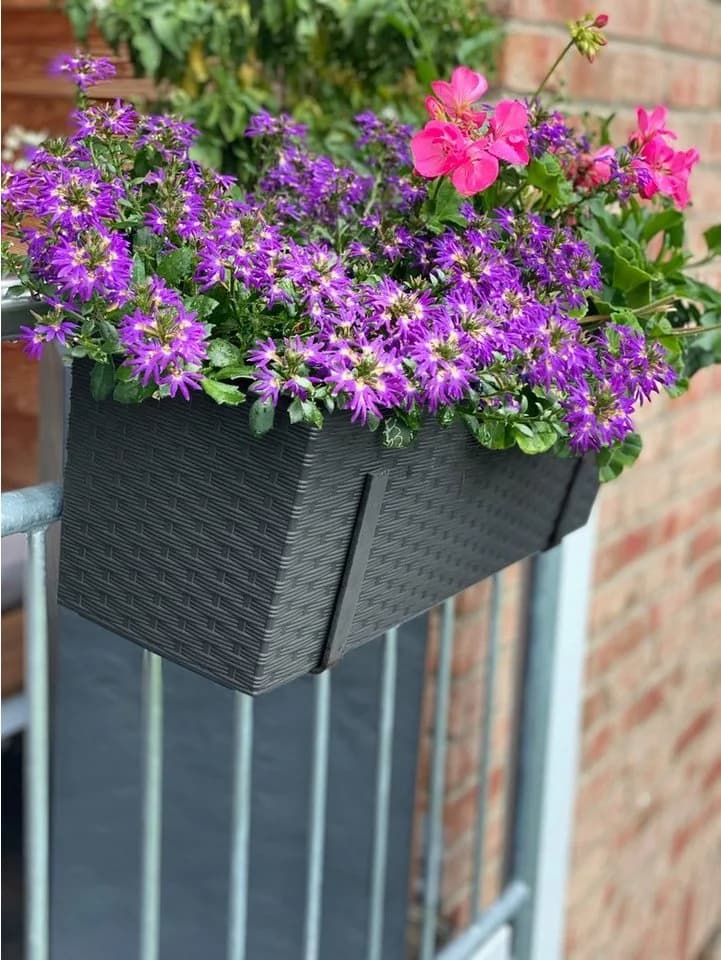 Kreher Balkonkasten BEGONIA Rattan Optik Anthrazit mit Stahlbügel - Bild 5