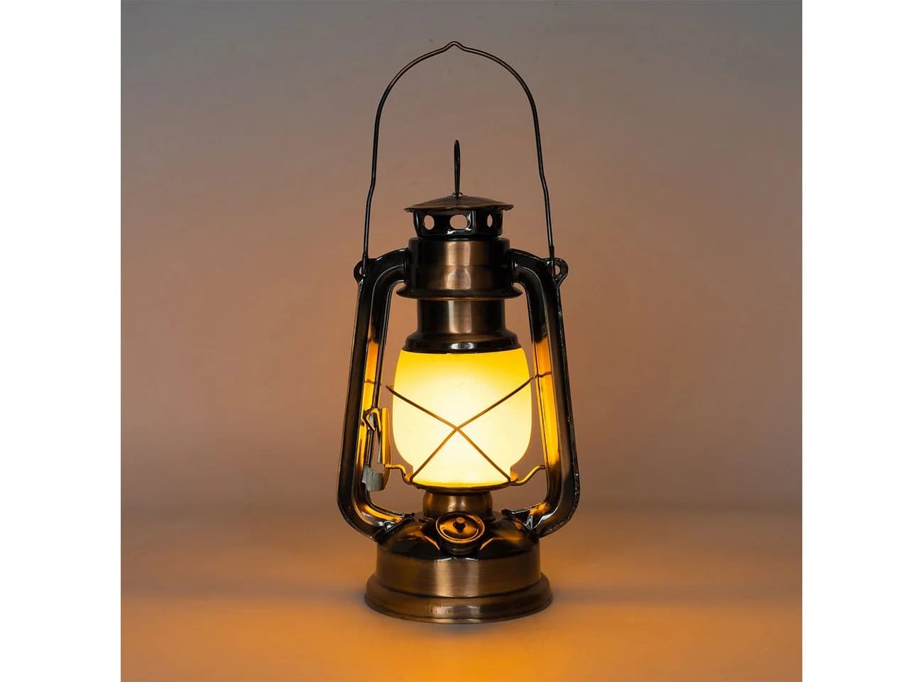 Casativo Retro LED-Sturmlaterne mit Flammen-Optik in Bronzelook - Bild 5
